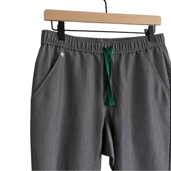 Figs Tansen Jogger Scrub Pants Men’s Size Small Short in Graphite Gray - Picture 3 of 7